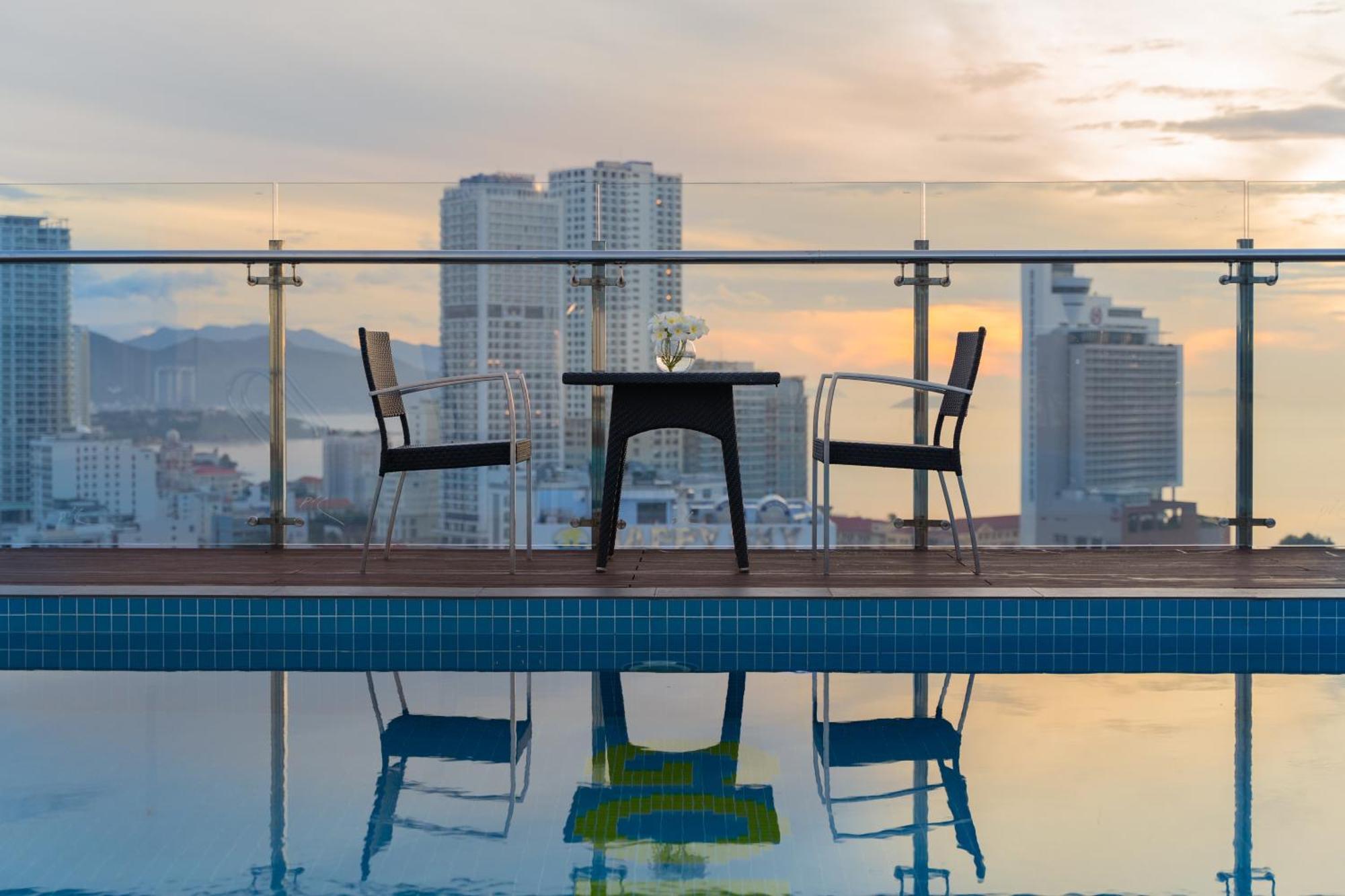 Goldcoast Hotel נה טראנג מראה חיצוני תמונה